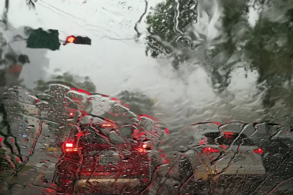 Prognoza meteo, 3 aprilie. Averse puternice și intensificări ale vântului