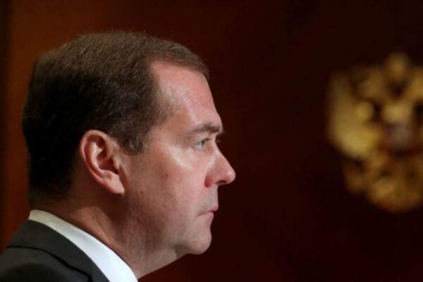 Medvedev îl ameninţă pe Trump