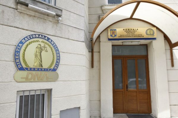 Rețea acuzată de DNA că a prejudiciat statul cu 20 mil. euro, sprijinită de un funcționar ANAF