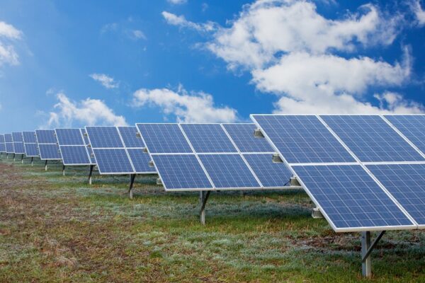 România pierde sume colosale din cauza lipsei de stocare a energiei, comparativ cu Bulgaria